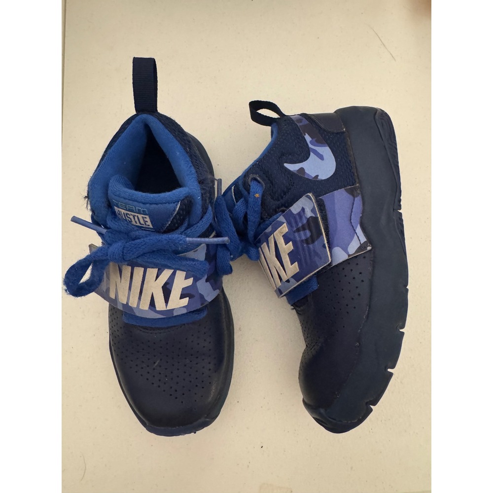 Nike Team Hustle D 8 Kids Navy Blue Camo Basketball Shoes BQ5104-400 Size 12C